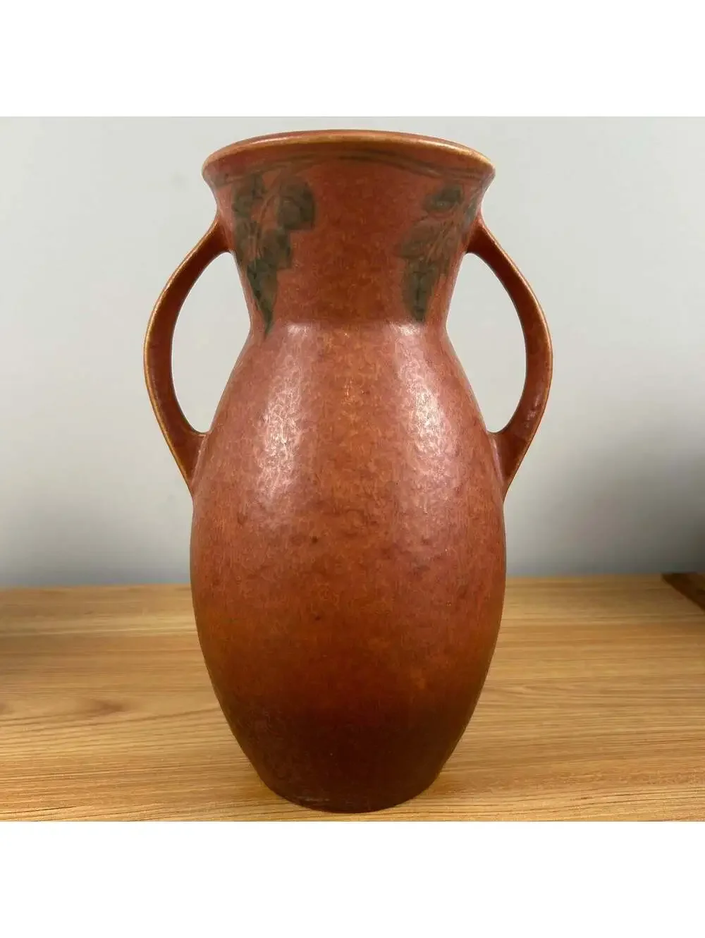 ROSEVILLE POTTERY 10 1/2
